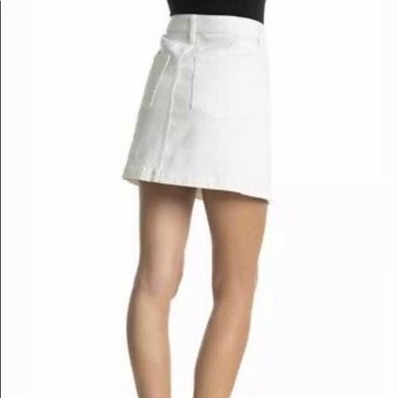 NWOT White Denim Mini Skirt Zipper Middle 🤍 - Picture 6 of 6